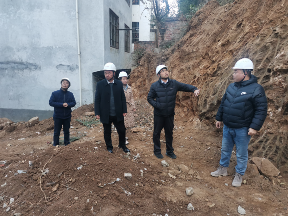 8212183ec5ef50bbbdb978b23364734e.png 綜合地質(zhì)大隊(duì)新聞稿件審批表2021--385391.png